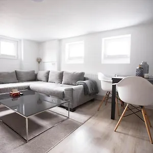 Apartment 80qm - 4 - Private Parking - Keller-basement - Mallibase, Hannover